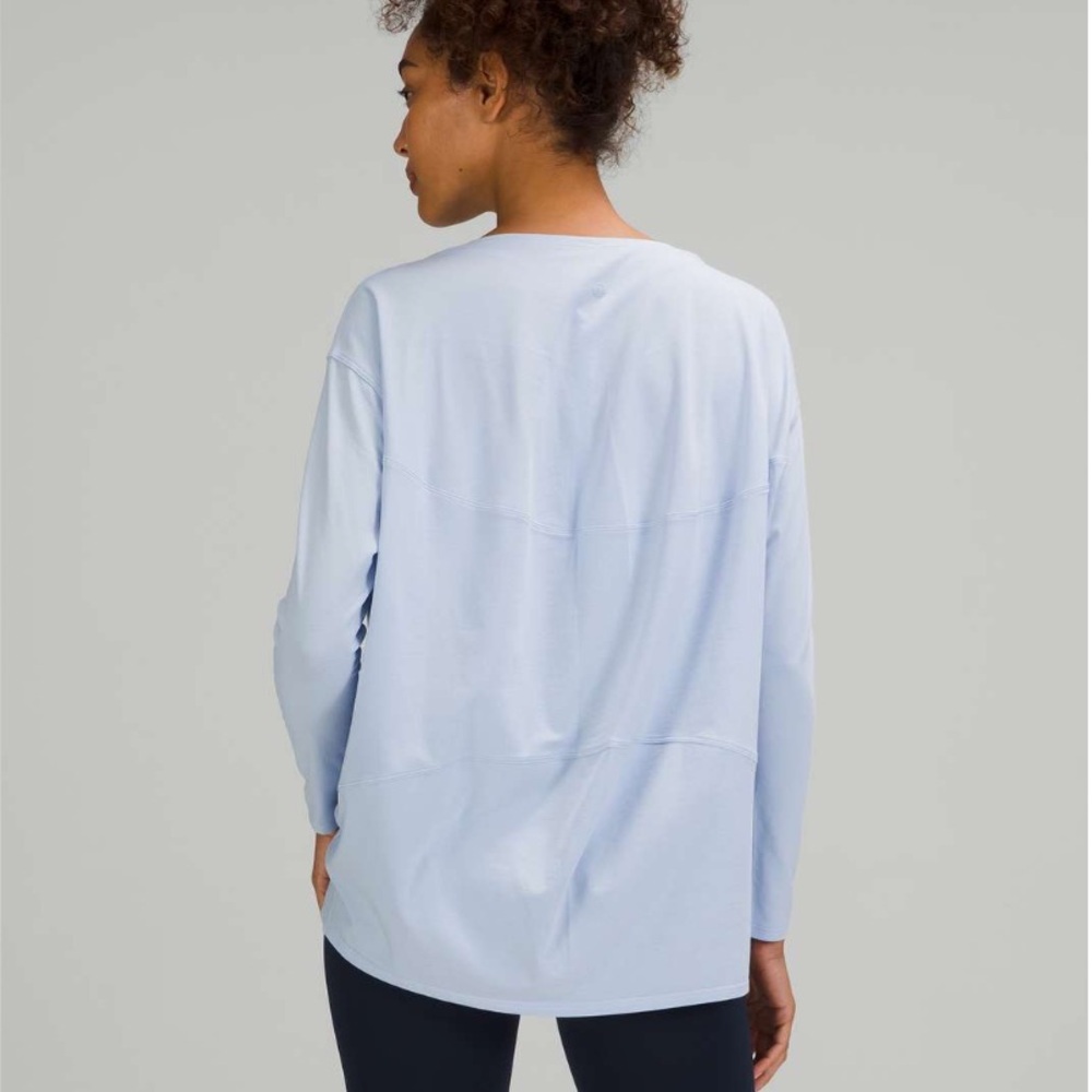 Lululemon Back In Action Long Sleeve
Blue Linen top